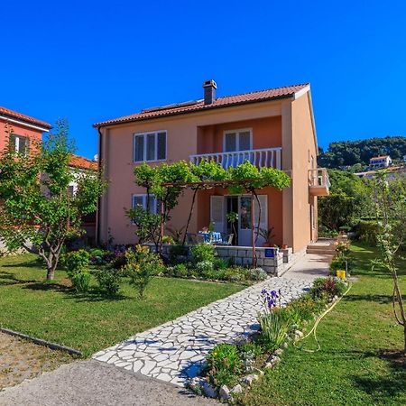 Apartment Zdravka Banjol Bagian luar foto