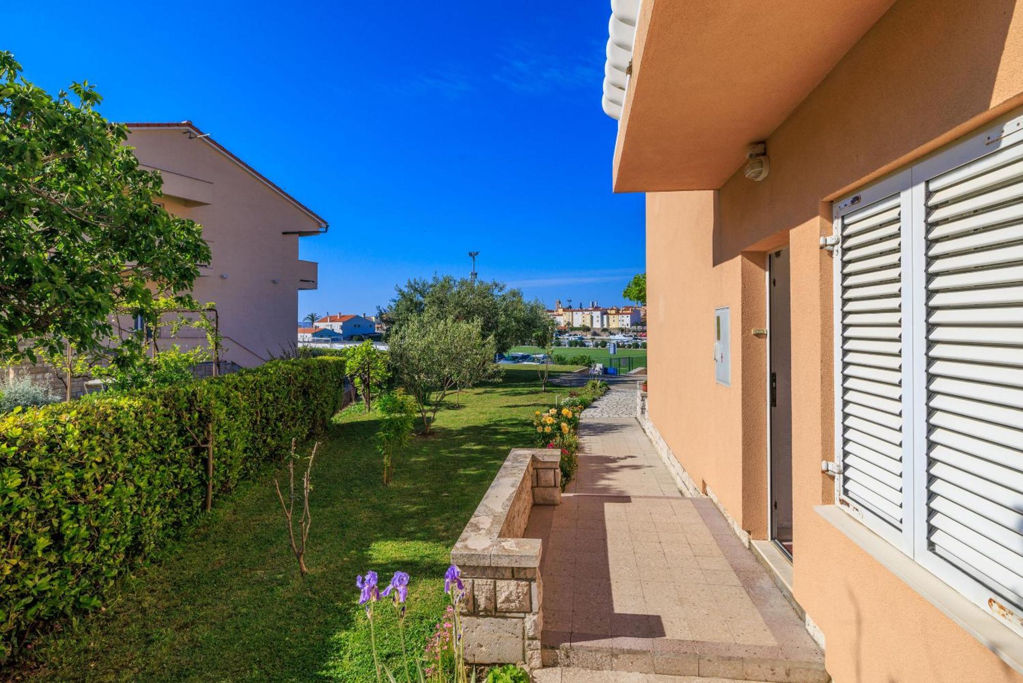 Apartment Zdravka Banjol Bagian luar foto