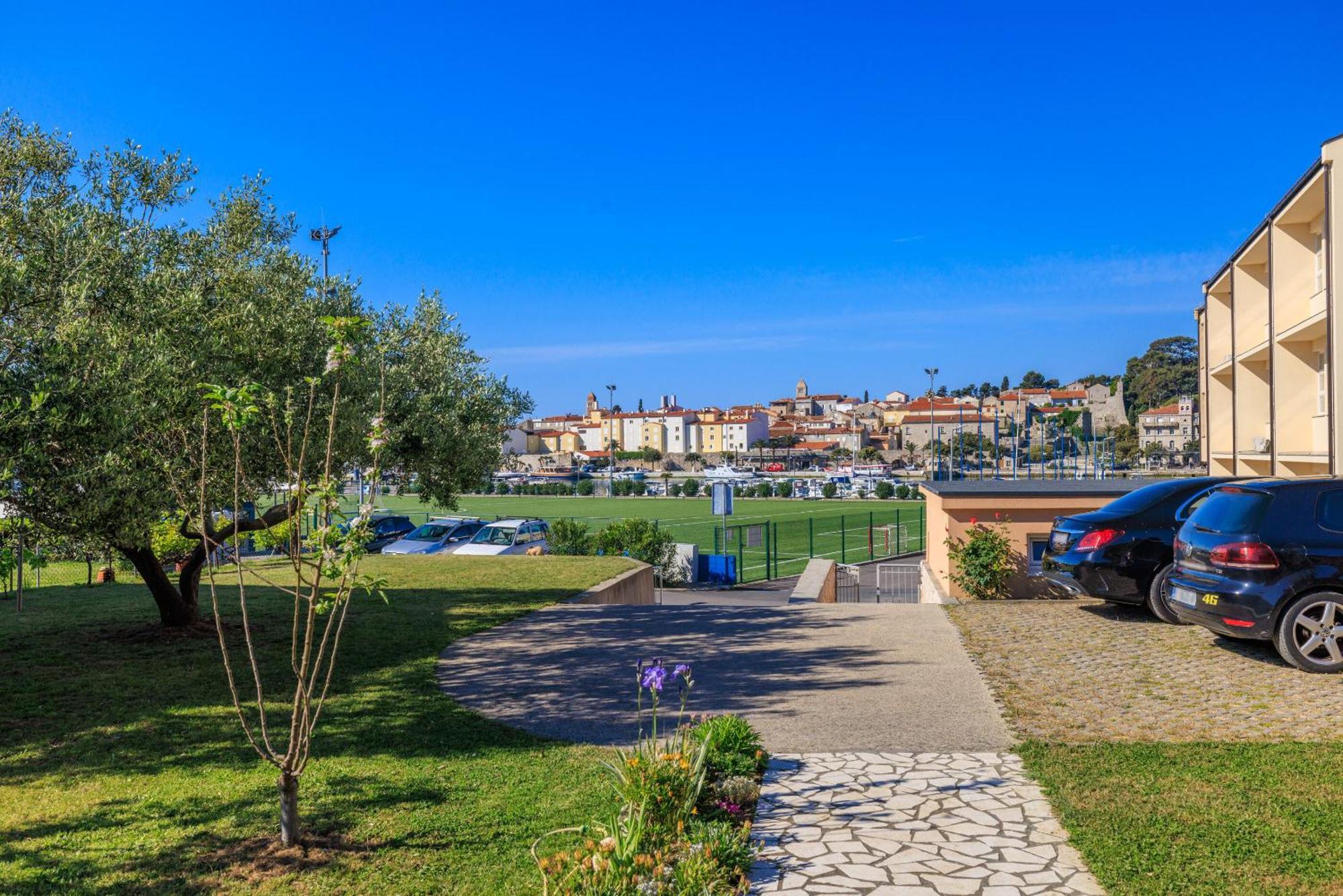 Apartment Zdravka Banjol Bagian luar foto